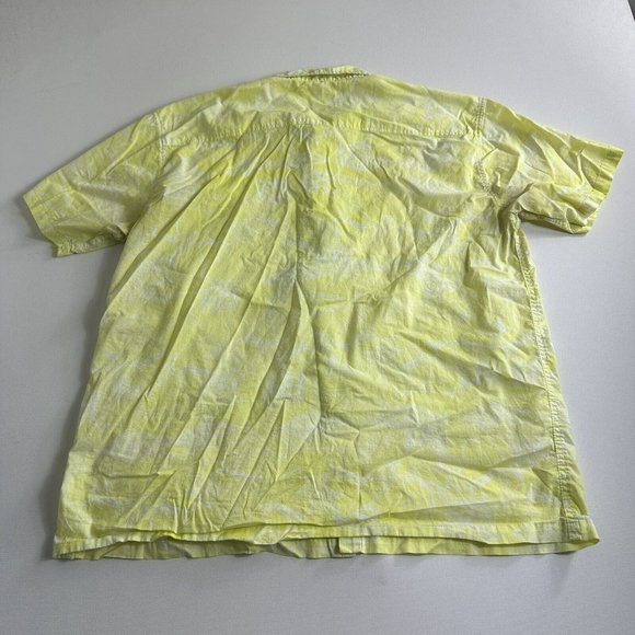 Salt Life Camp Button Up Shirt Yellow Fish Print Short Sleeve Hawaiian Print 2XL - Picture 2 of 9